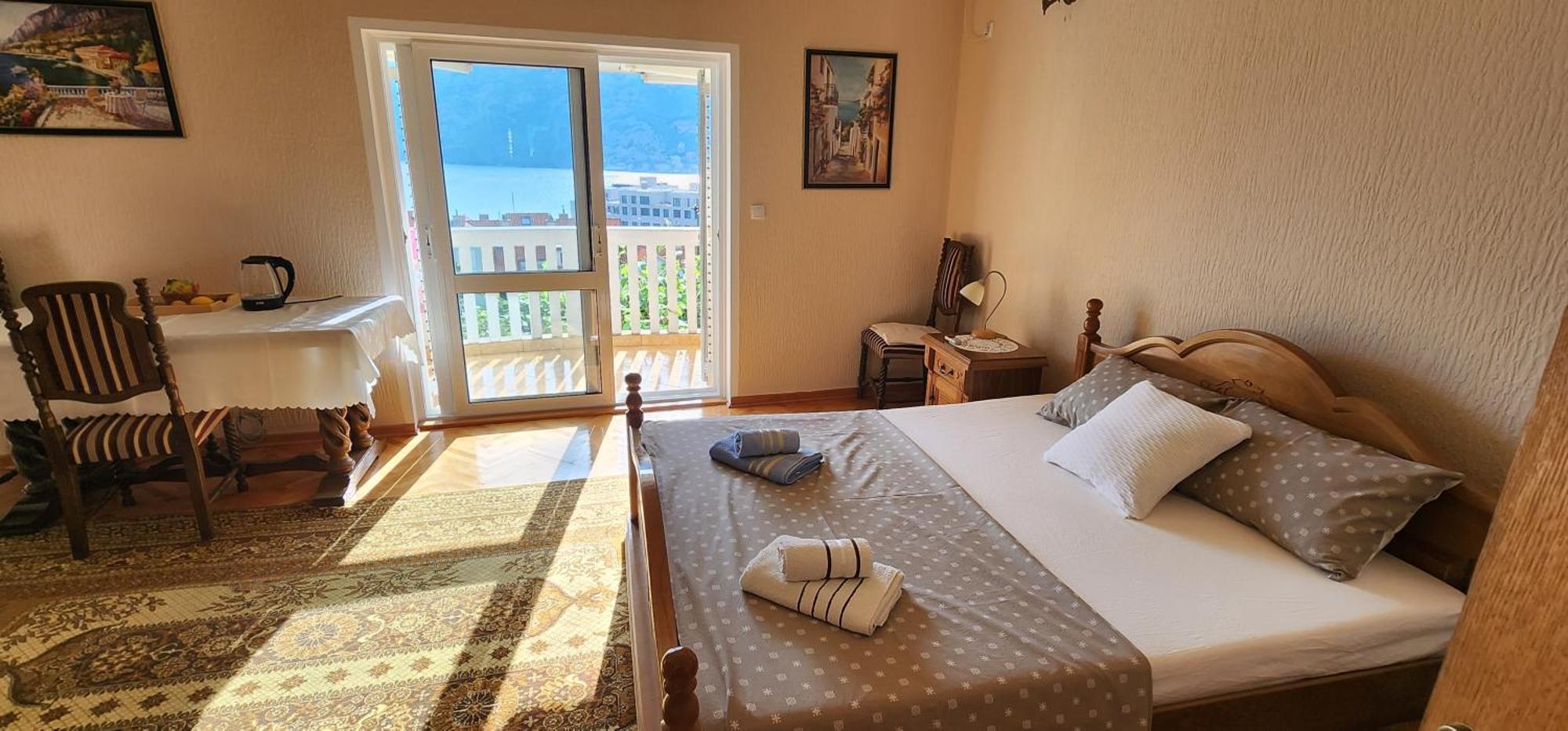 Lorena Rooms Risan Extérieur photo