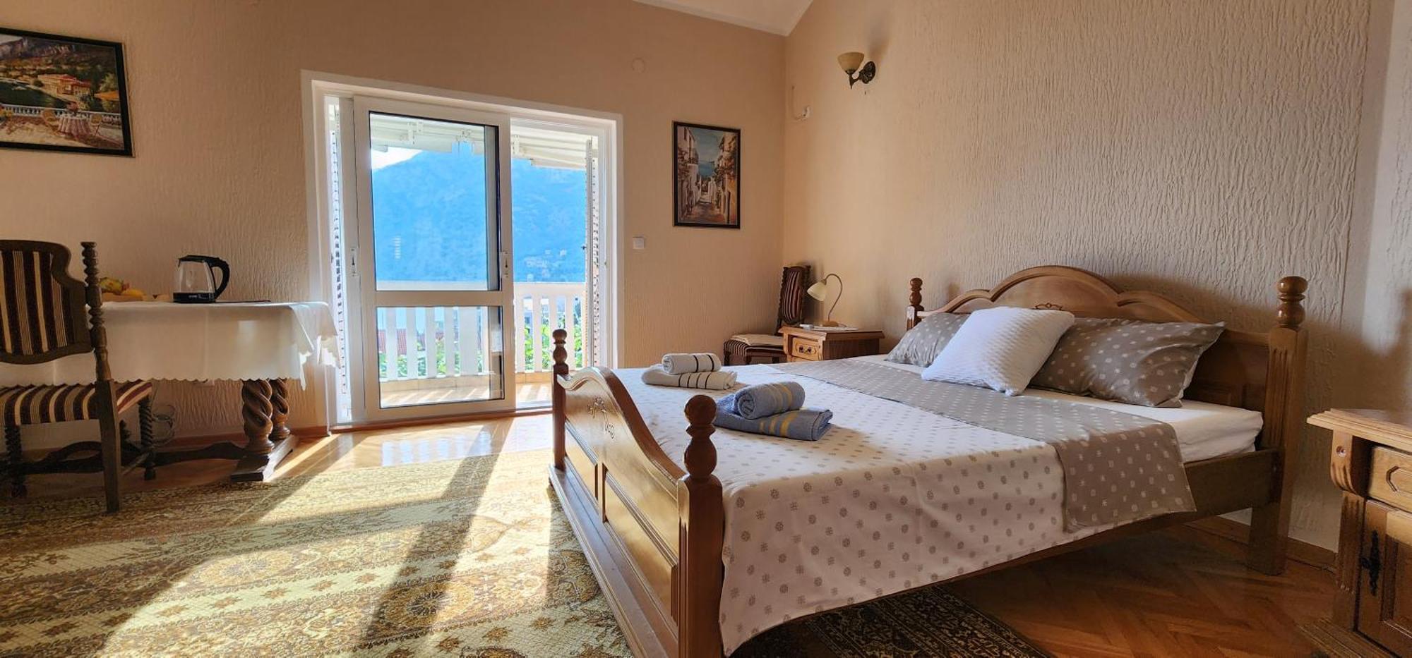 Lorena Rooms Risan Extérieur photo