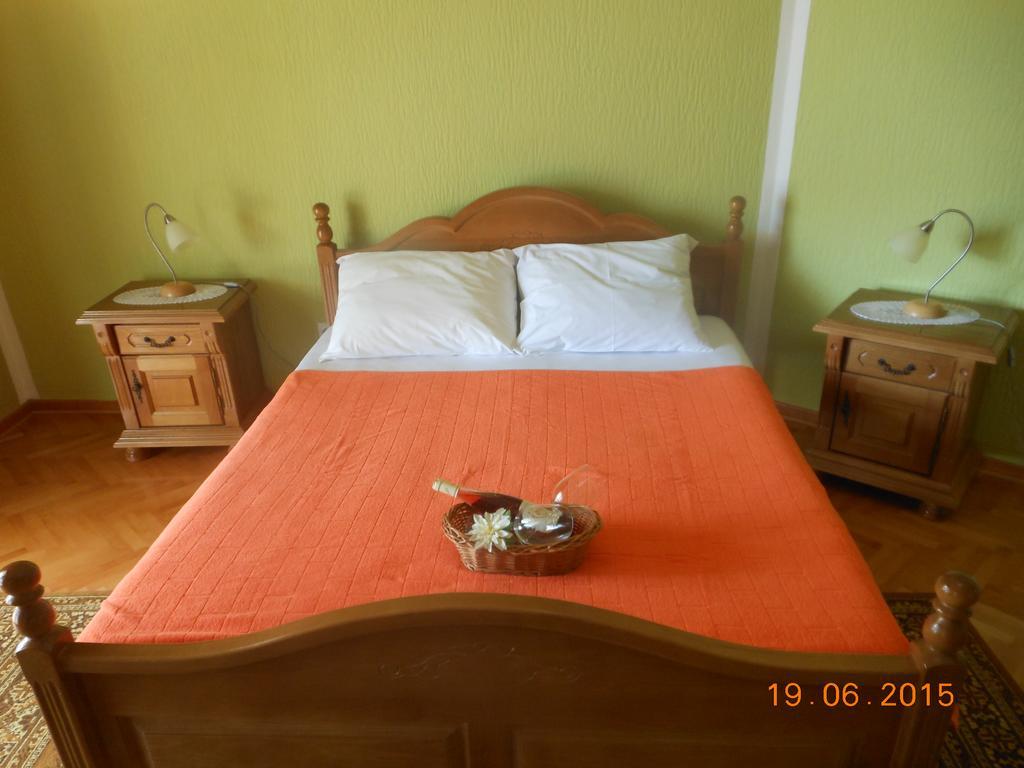Lorena Rooms Risan Extérieur photo