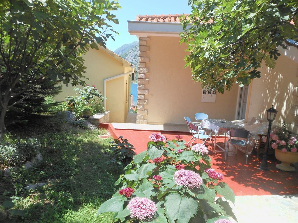 Lorena Rooms Risan Extérieur photo