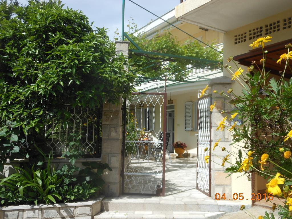 Lorena Rooms Risan Extérieur photo
